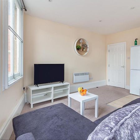 Guest Homes - Trinity Flat Вустер Экстерьер фото