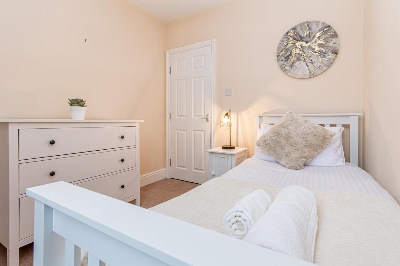 Guest Homes - Trinity Flat Вустер Экстерьер фото